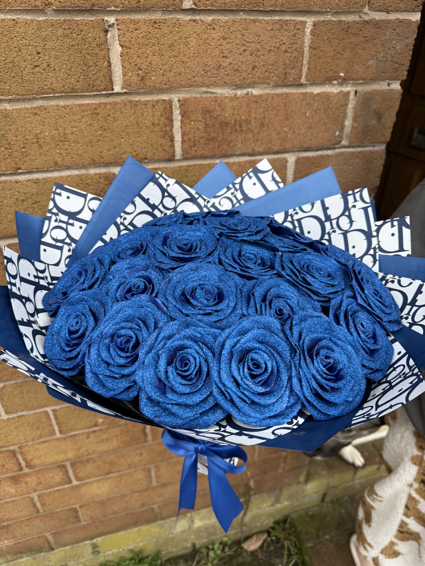 18 royal blue glitter roses